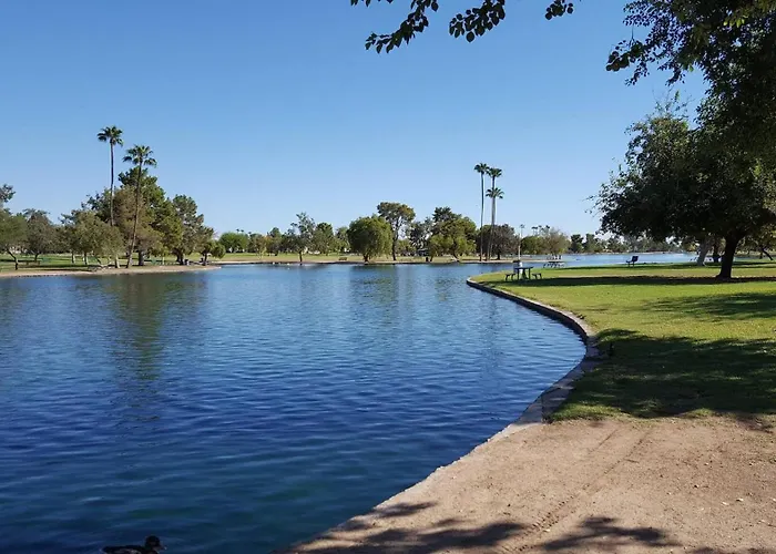 Apartment Opulent Old Town | Pool | Yard! Scottsdale